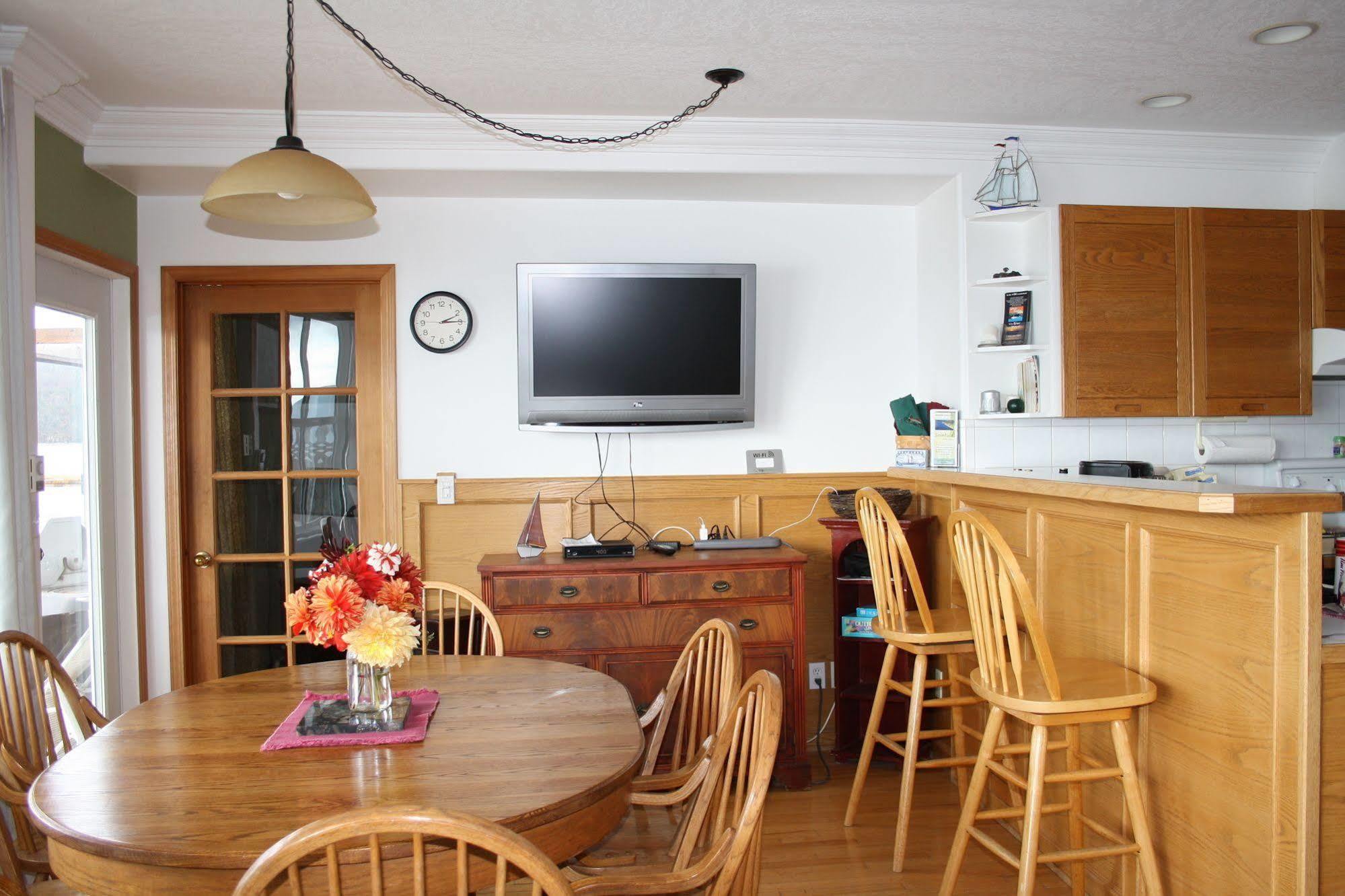 Orca Lodge Sointula Bagian luar foto